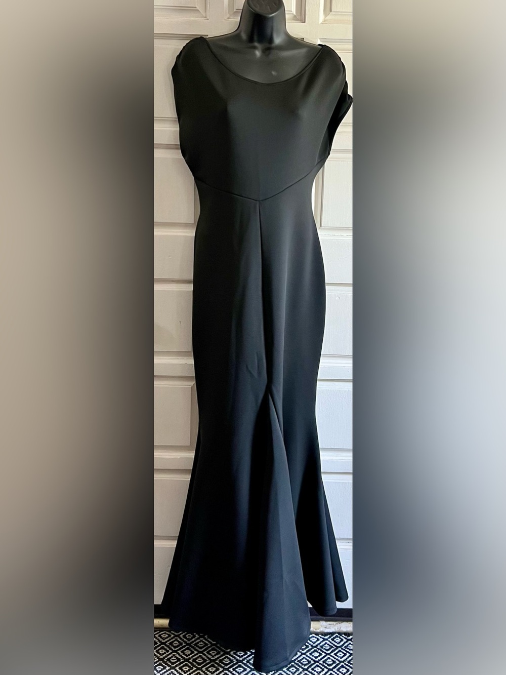 Classic Black Maxi Dress - Sleek Floor-Length Evening Gown